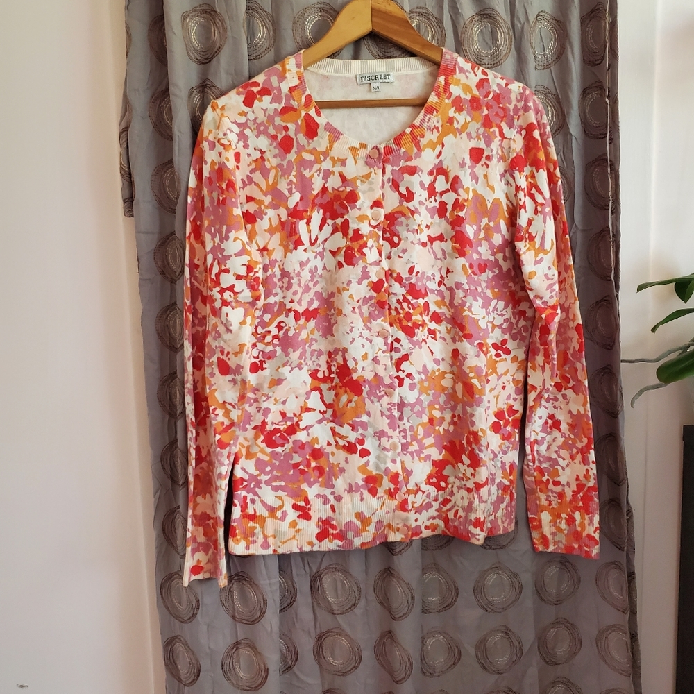 NWOT Long sleeve floral M/L cardigan